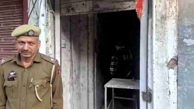 Jammu : SIA Raids Kashmir Times Head Office | National Security Concerns Raised | BreakingNews 

#Jammu #KashmirTimes #SIA #BreakingNews #NewsRaid #JammuKashmirNews 

ZEE J&K Ladakh is the real voice  - Digital concept art for illustrative purpose, tags: von und - Monok